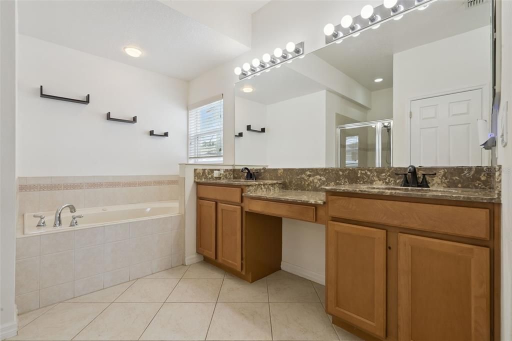 For Sale: $509,000 (4 beds, 3 baths, 2566 Square Feet)