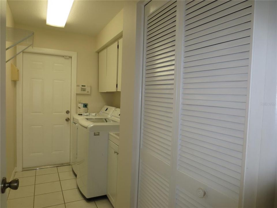 For Rent: $2,900 (3 beds, 2 baths, 1858 Square Feet)