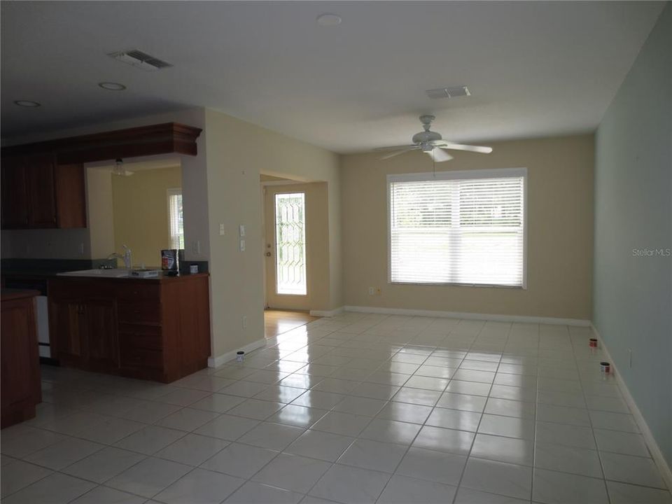 For Rent: $2,900 (3 beds, 2 baths, 1858 Square Feet)