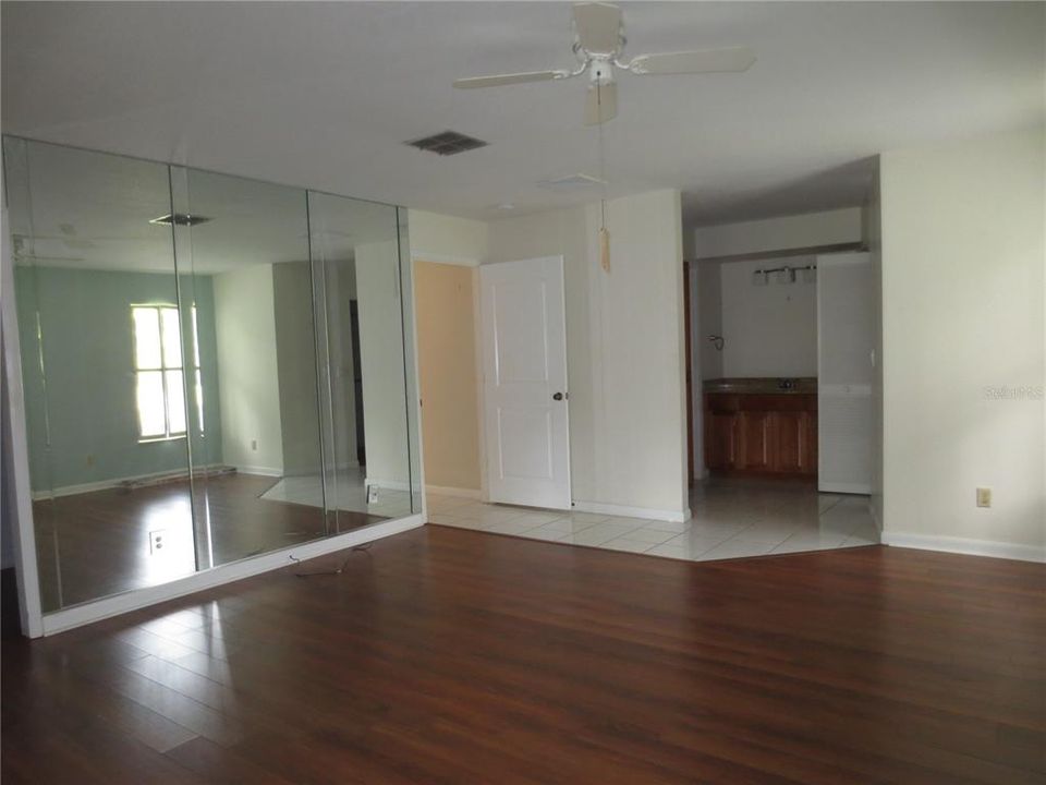 For Rent: $2,900 (3 beds, 2 baths, 1858 Square Feet)