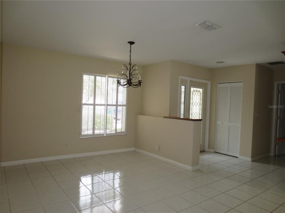 For Rent: $2,900 (3 beds, 2 baths, 1858 Square Feet)