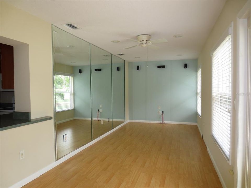 For Rent: $2,900 (3 beds, 2 baths, 1858 Square Feet)
