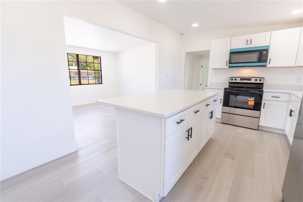 En Venta: $475,000 (3 camas, 2 baños, 1265 Pies cuadrados)