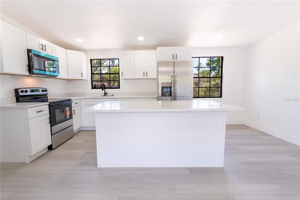 En Venta: $475,000 (3 camas, 2 baños, 1265 Pies cuadrados)