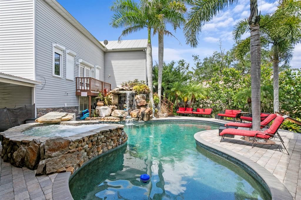En Venta: $2,900,000 (9 camas, 5 baños, 7102 Pies cuadrados)