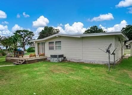 For Sale: $199,900 (2 beds, 2 baths, 1336 Square Feet)