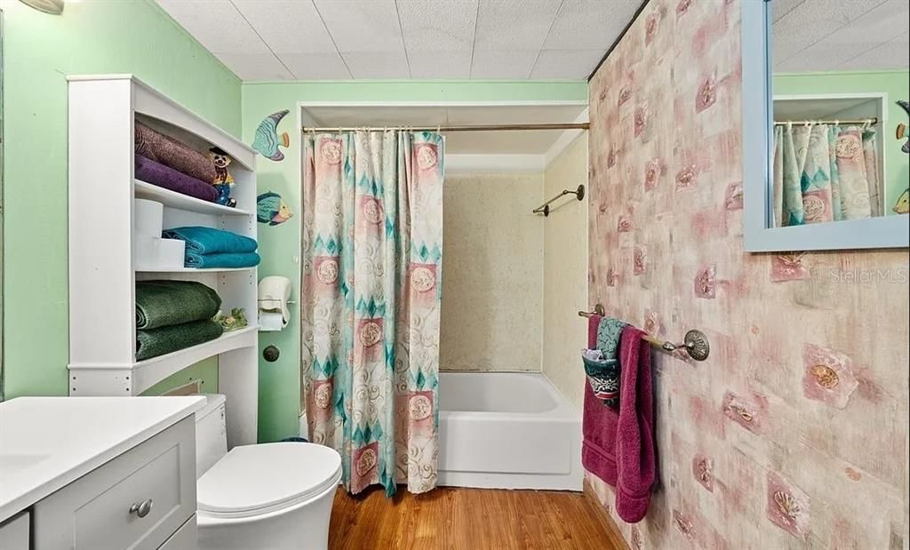For Sale: $199,900 (2 beds, 2 baths, 1336 Square Feet)