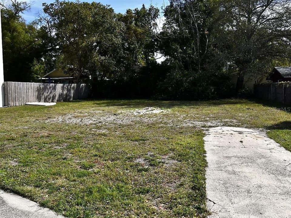For Sale: $575,000 (0.15 acres)
