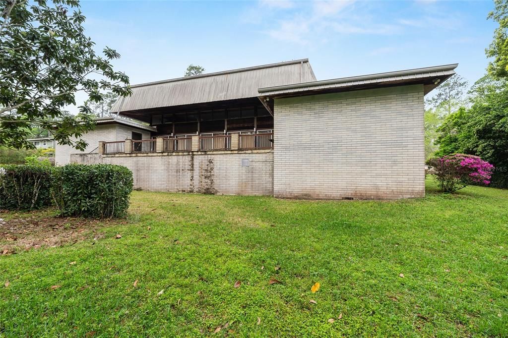 Active With Contract: $375,000 (4 beds, 4 baths, 4186 Square Feet)