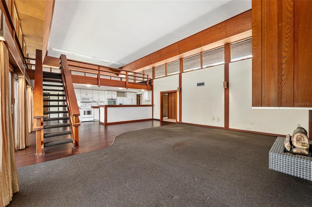 Active With Contract: $375,000 (4 beds, 4 baths, 4186 Square Feet)