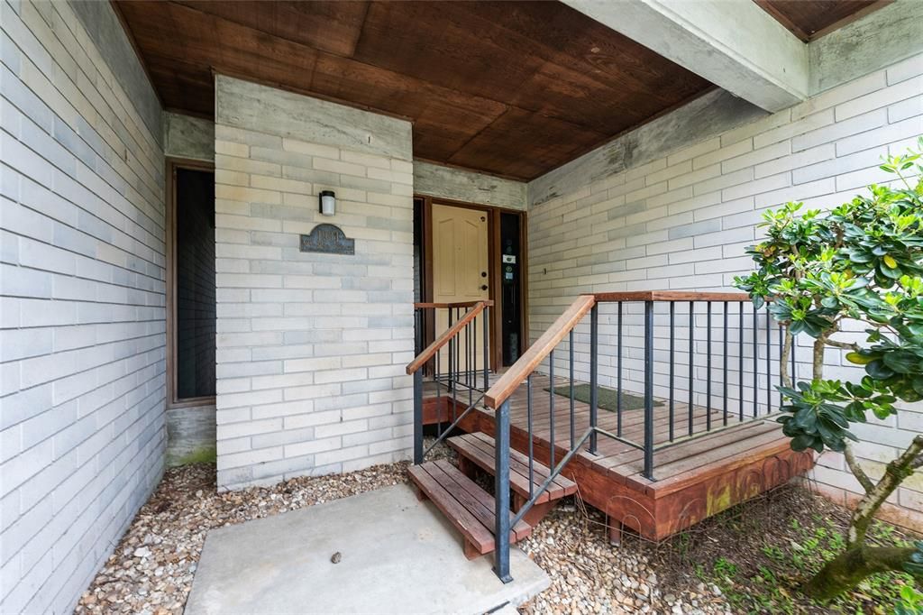 Active With Contract: $375,000 (4 beds, 4 baths, 4186 Square Feet)