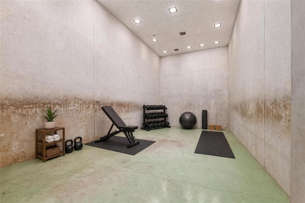 Active With Contract: $375,000 (4 beds, 4 baths, 4186 Square Feet)