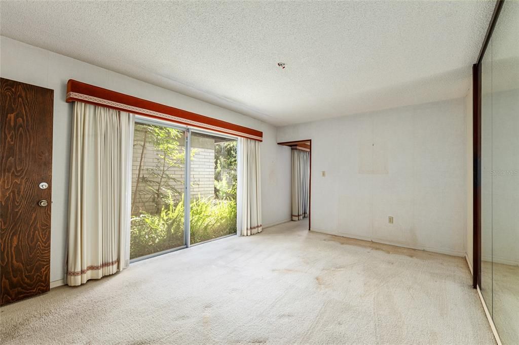 Active With Contract: $375,000 (4 beds, 4 baths, 4186 Square Feet)