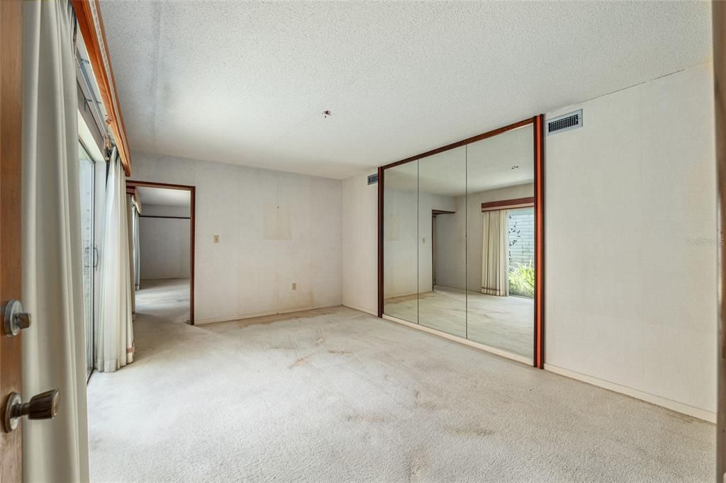 Active With Contract: $375,000 (4 beds, 4 baths, 4186 Square Feet)