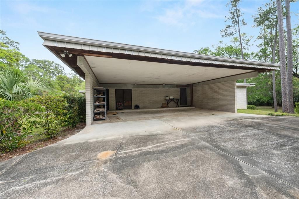 Active With Contract: $375,000 (4 beds, 4 baths, 4186 Square Feet)