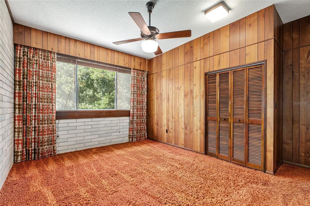 Active With Contract: $375,000 (4 beds, 4 baths, 4186 Square Feet)
