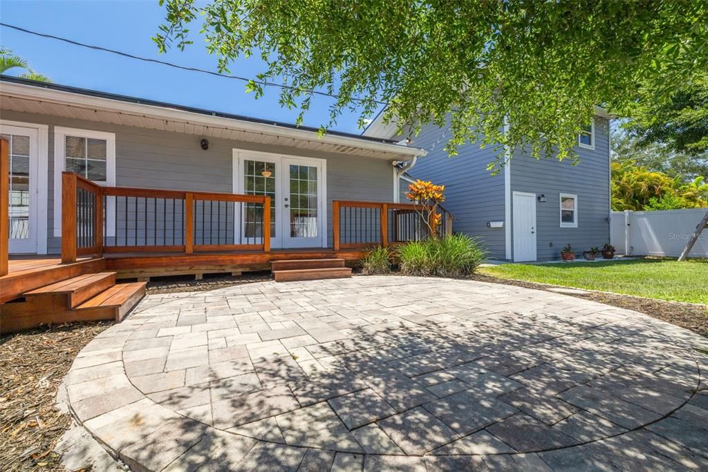 En Venta: $899,000 (4 camas, 3 baños, 2072 Pies cuadrados)