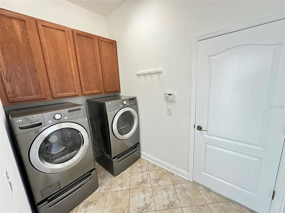 For Rent: $3,300 (4 beds, 2 baths, 2349 Square Feet)