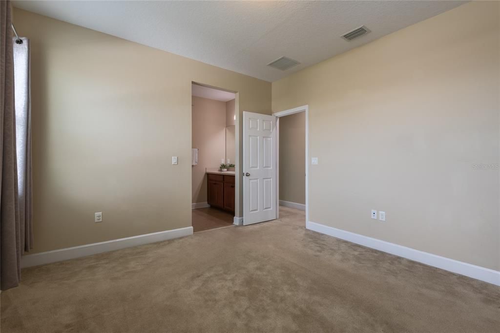 For Sale: $625,000 (4 beds, 4 baths, 3277 Square Feet)