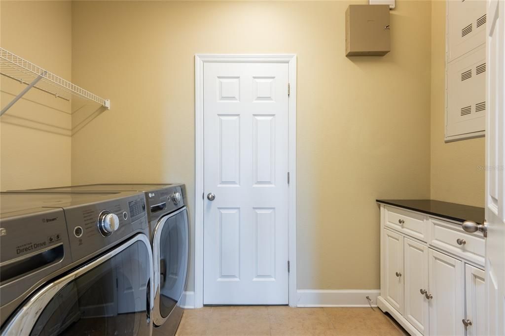 For Sale: $625,000 (4 beds, 4 baths, 3277 Square Feet)