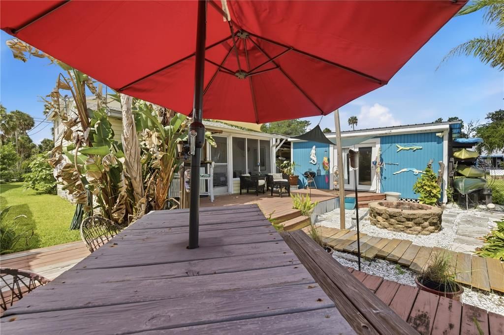 For Sale: $450,000 (3 beds, 3 baths, 1300 Square Feet)