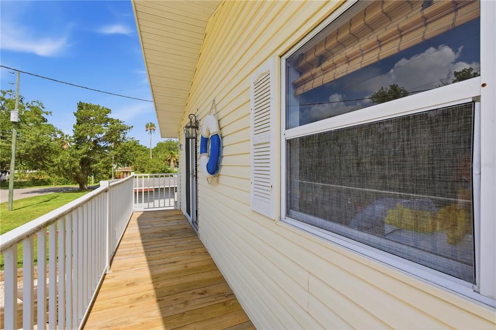 For Sale: $450,000 (3 beds, 3 baths, 1300 Square Feet)