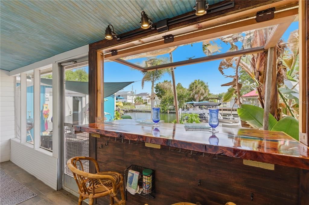 For Sale: $450,000 (3 beds, 3 baths, 1300 Square Feet)