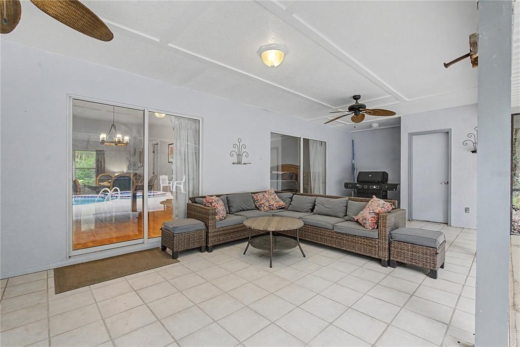En Venta: $439,000 (3 camas, 2 baños, 1921 Pies cuadrados)