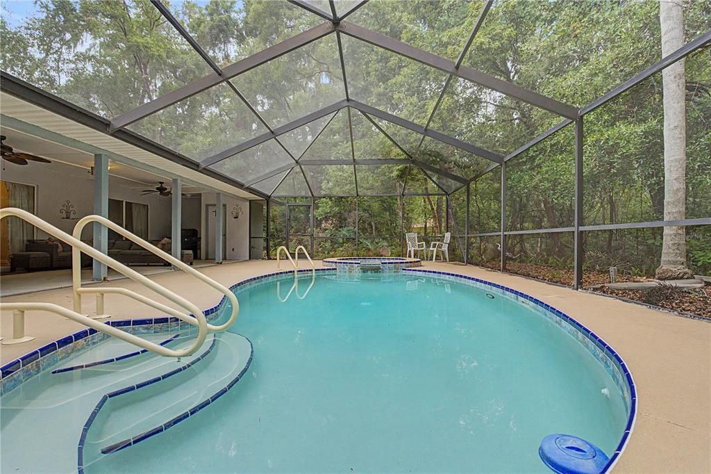 En Venta: $439,000 (3 camas, 2 baños, 1921 Pies cuadrados)