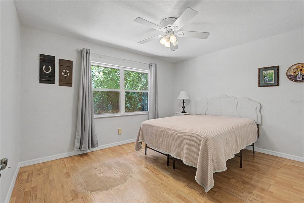 En Venta: $439,000 (3 camas, 2 baños, 1921 Pies cuadrados)
