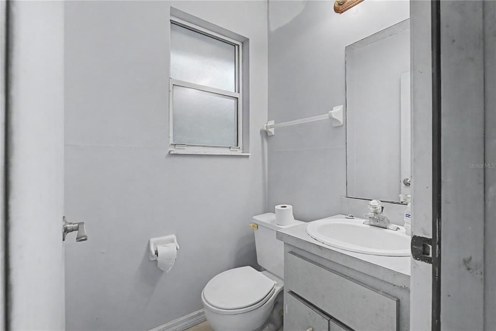 En Venta: $439,000 (3 camas, 2 baños, 1921 Pies cuadrados)
