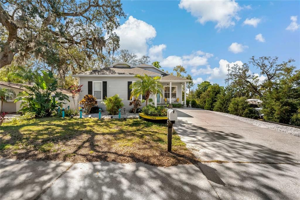 En Venta: $399,000 (3 camas, 2 baños, 1974 Pies cuadrados)