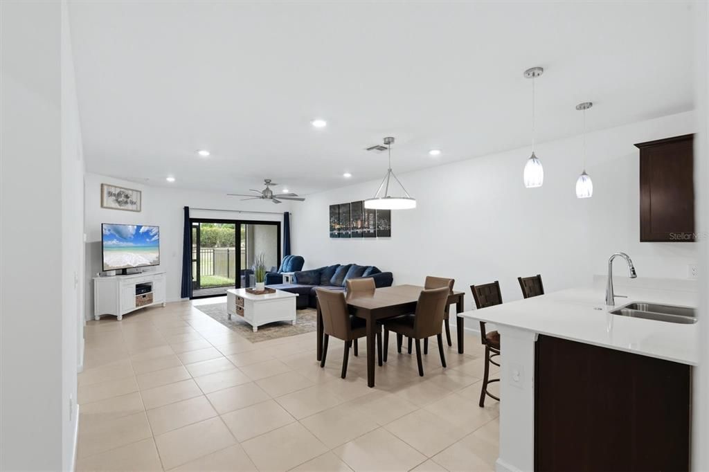 For Sale: $365,000 (2 beds, 2 baths, 1455 Square Feet)