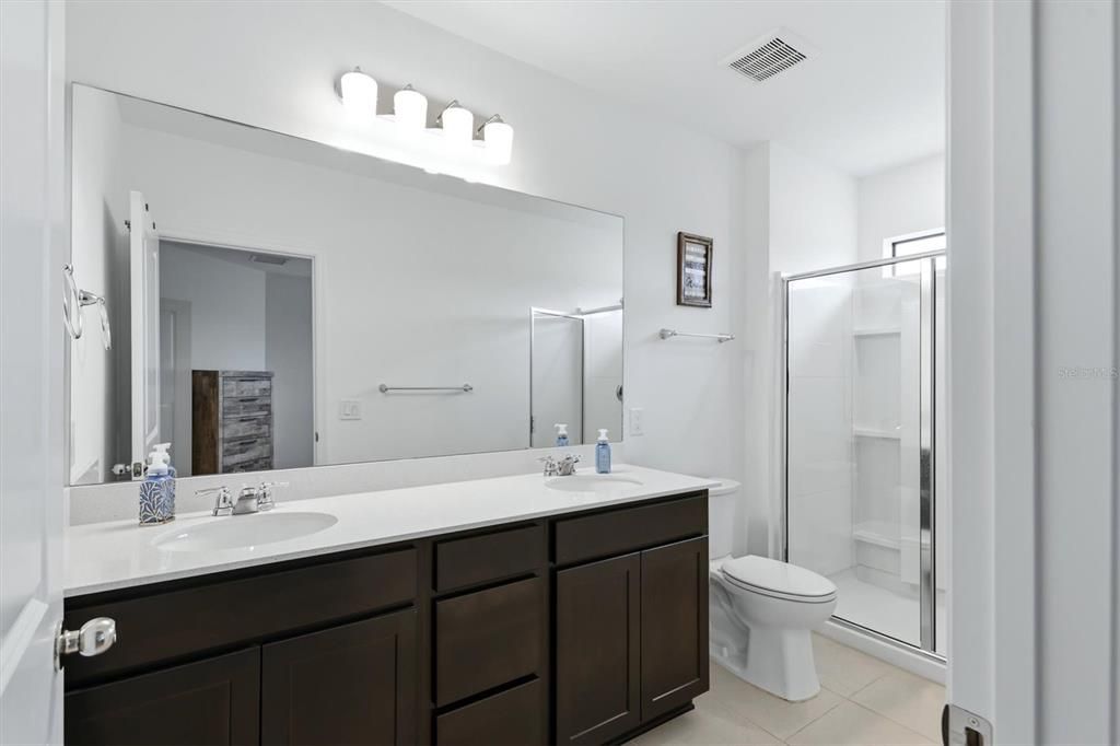 For Sale: $365,000 (2 beds, 2 baths, 1455 Square Feet)