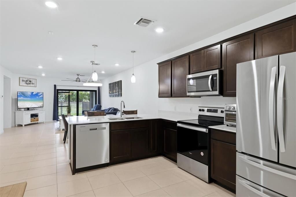 For Sale: $365,000 (2 beds, 2 baths, 1455 Square Feet)