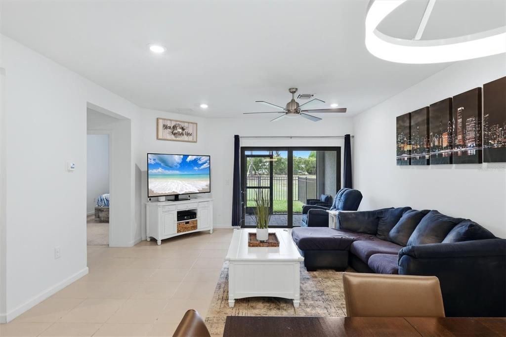 For Sale: $365,000 (2 beds, 2 baths, 1455 Square Feet)