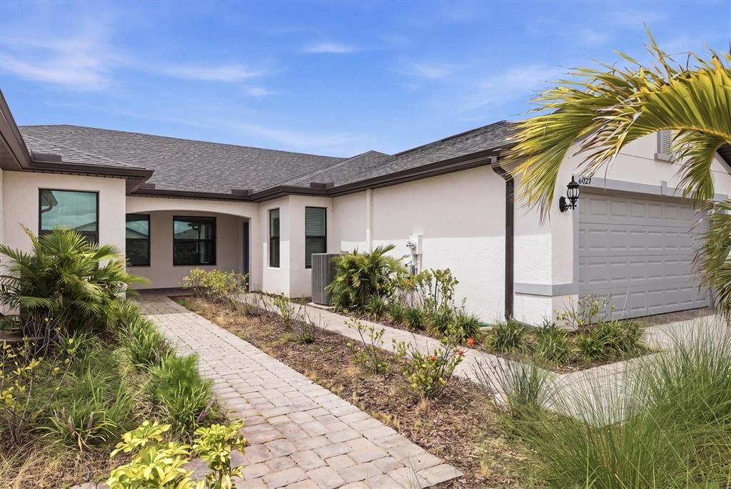 For Sale: $365,000 (2 beds, 2 baths, 1455 Square Feet)