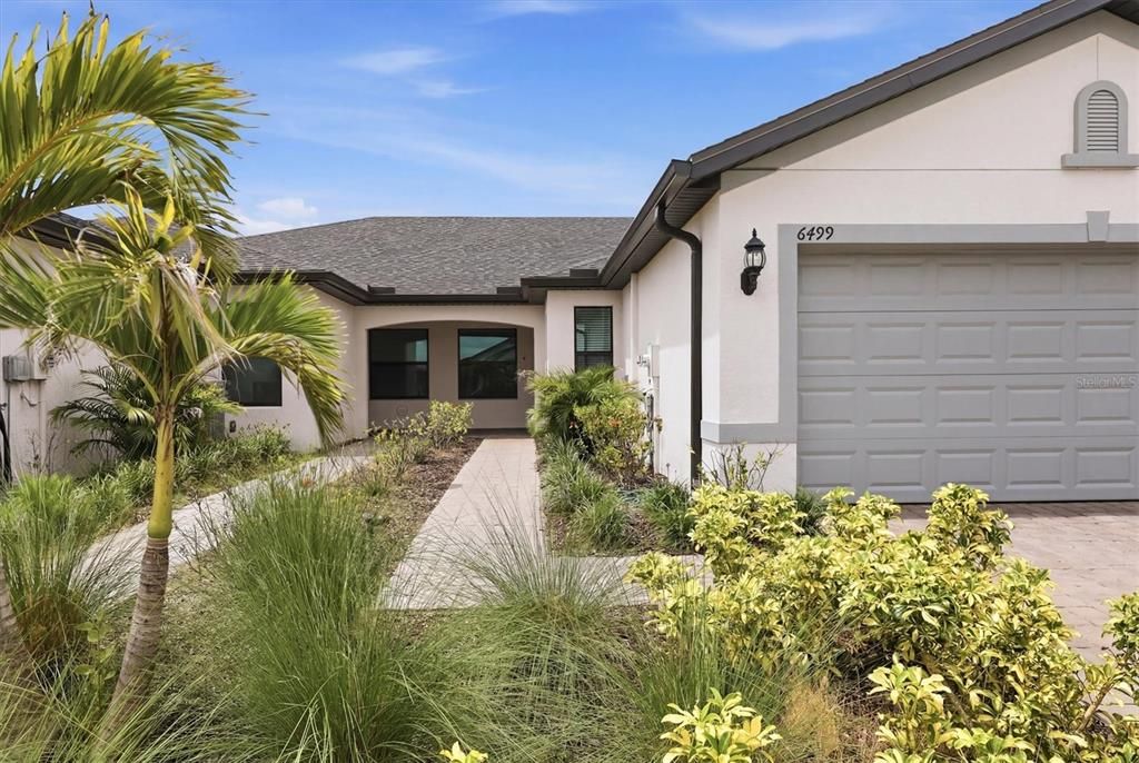 For Sale: $365,000 (2 beds, 2 baths, 1455 Square Feet)