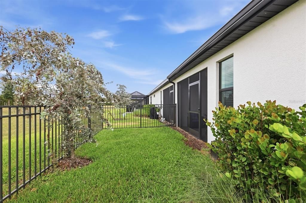 For Sale: $365,000 (2 beds, 2 baths, 1455 Square Feet)