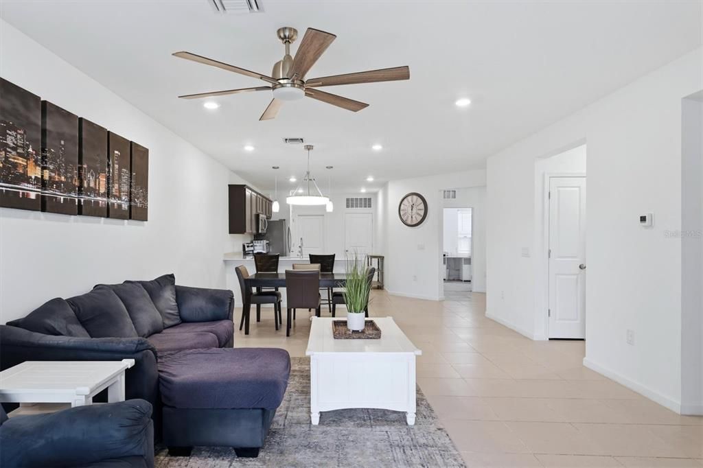 For Sale: $365,000 (2 beds, 2 baths, 1455 Square Feet)