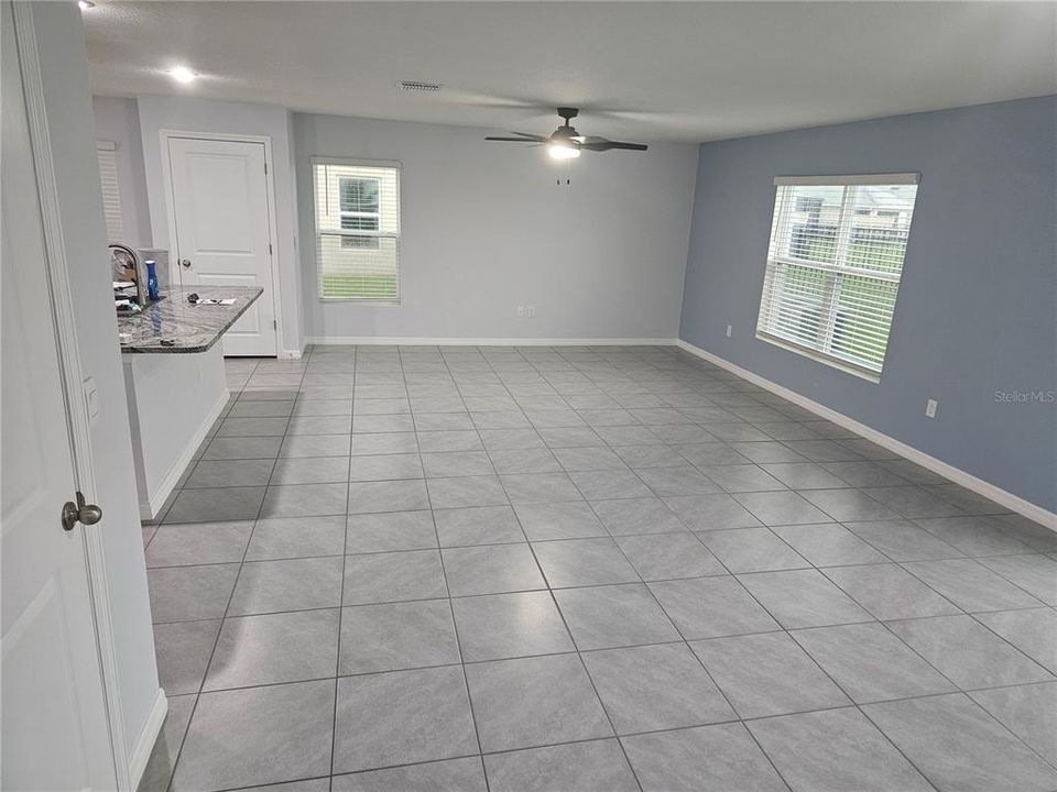 For Rent: $3,050 (4 beds, 2 baths, 2308 Square Feet)