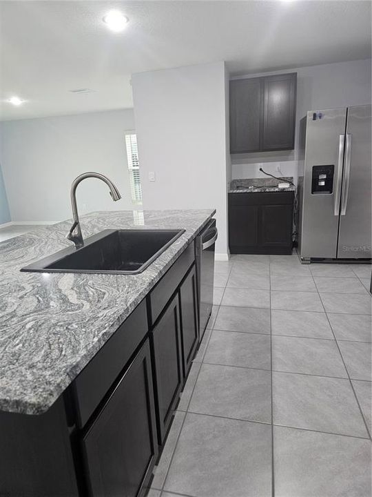 For Rent: $3,050 (4 beds, 2 baths, 2308 Square Feet)