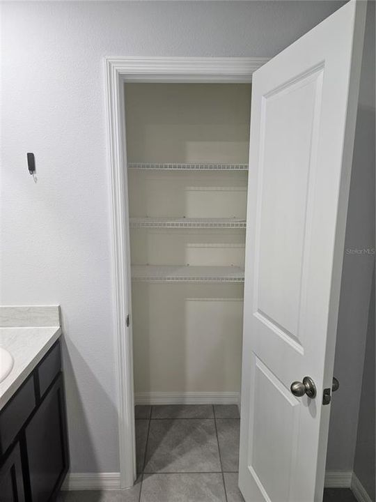 For Rent: $3,050 (4 beds, 2 baths, 2308 Square Feet)