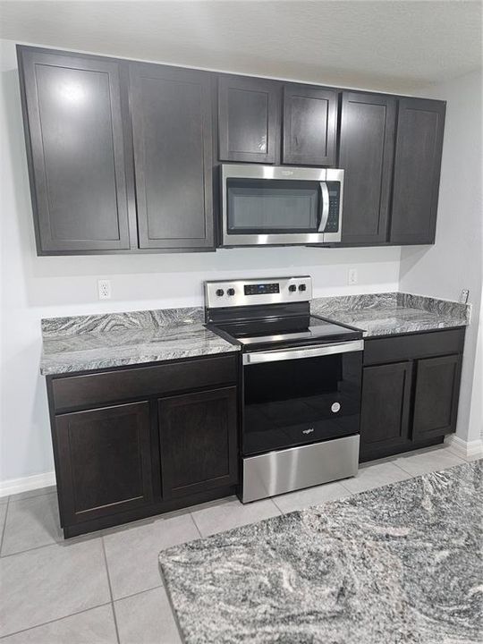 For Rent: $3,050 (4 beds, 2 baths, 2308 Square Feet)