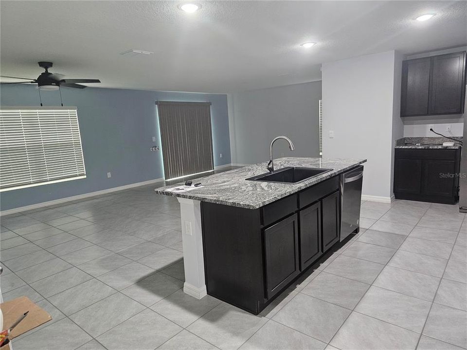 For Rent: $3,050 (4 beds, 2 baths, 2308 Square Feet)
