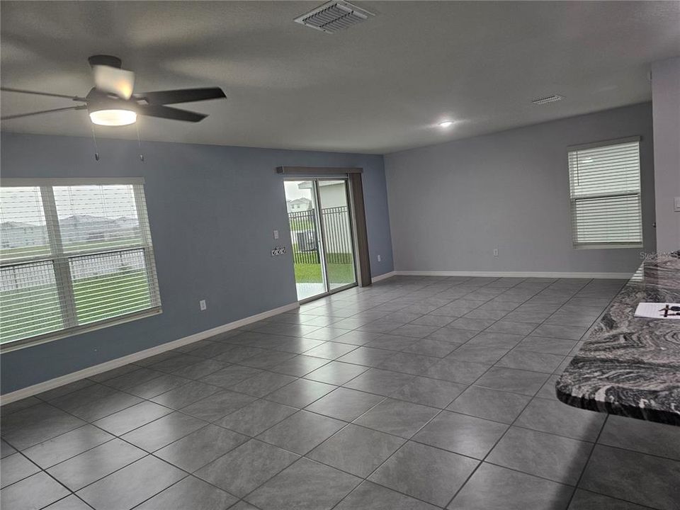 For Rent: $3,050 (4 beds, 2 baths, 2308 Square Feet)