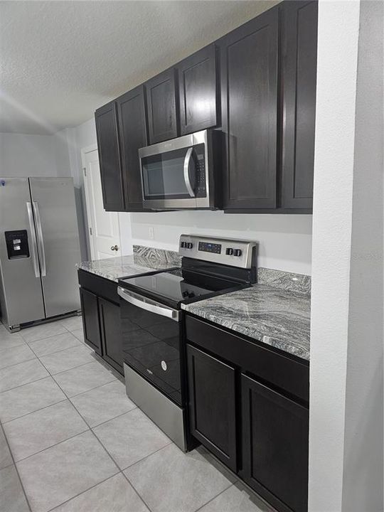 For Rent: $3,050 (4 beds, 2 baths, 2308 Square Feet)