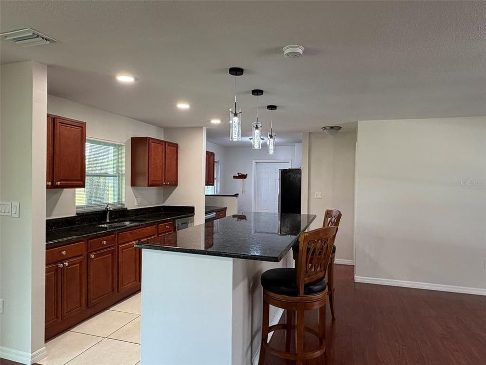 В аренду: $1,800 (3 спален, 2 ванн, 1343 Квадратных фут)