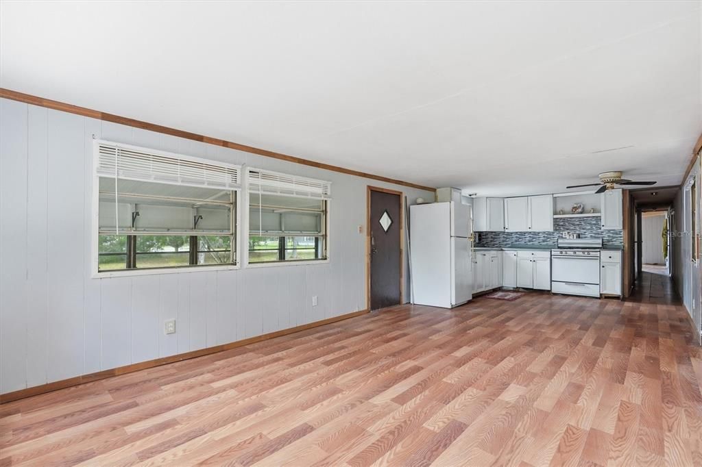 For Sale: $69,900 (3 beds, 1 baths, 792 Square Feet)