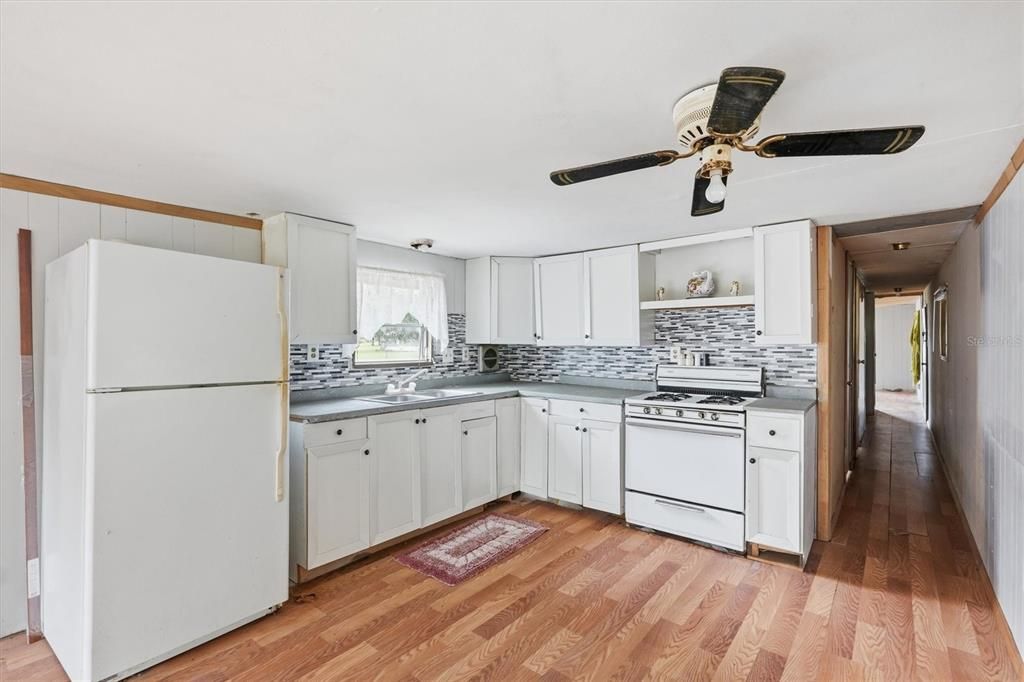 For Sale: $69,900 (3 beds, 1 baths, 792 Square Feet)